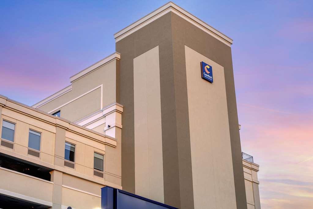 Comfort Inn & Suites Newark Liberty International Airport Ngoại thất bức ảnh